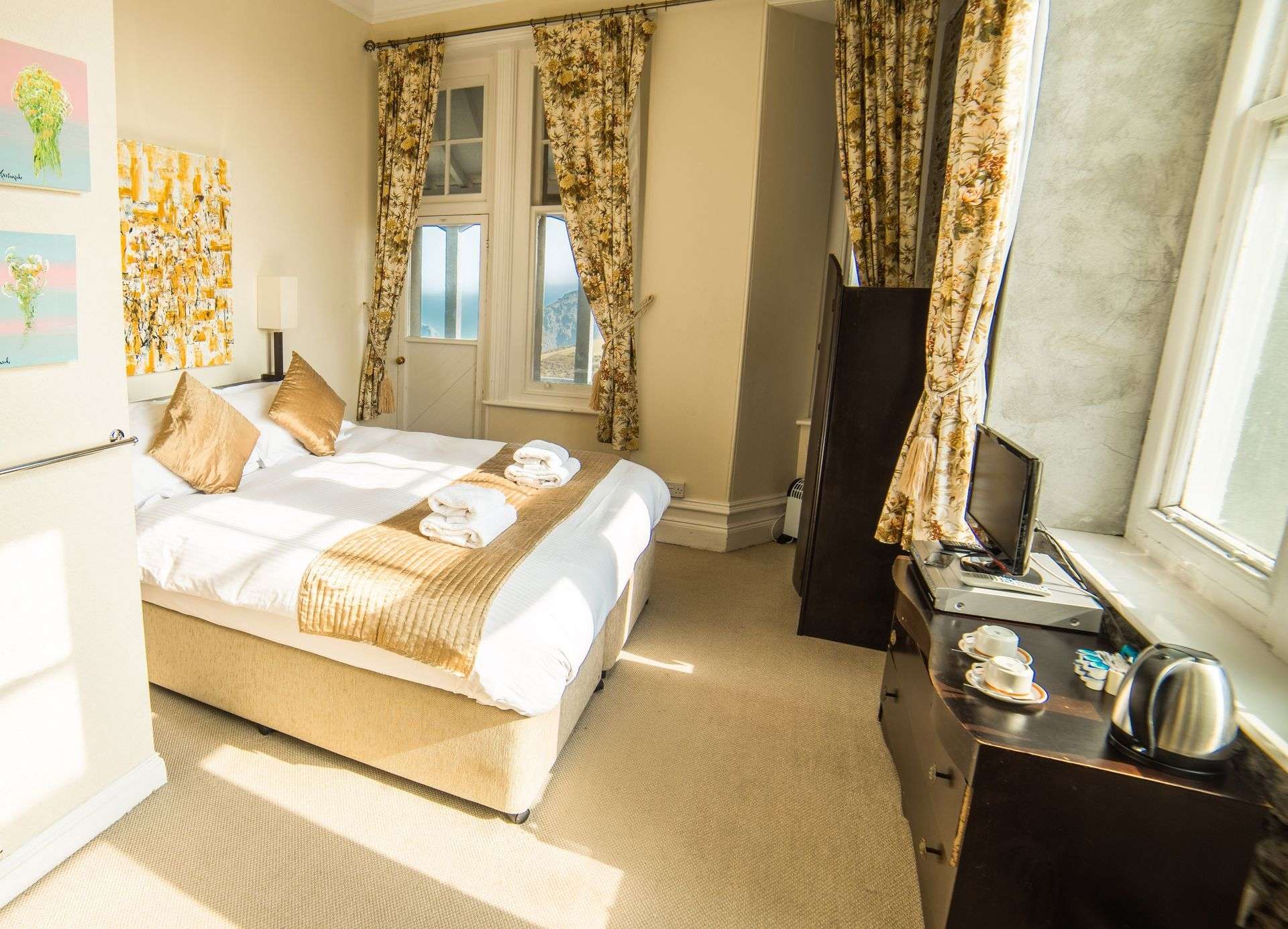 Alternative view of the Classic Double Room with moor view