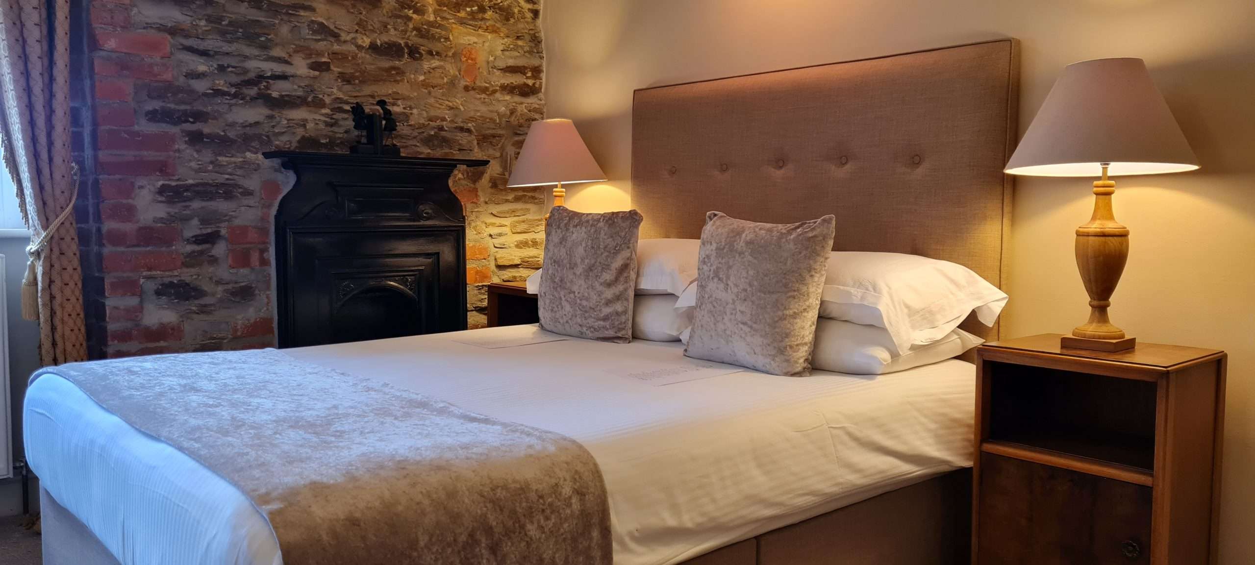 Deluxe Double Room with sea view and elegant coastal-inspired décor