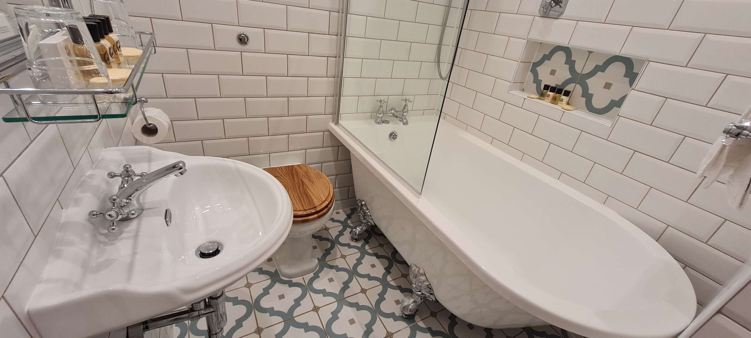 Bath in the Deluxe Double Room bathroom