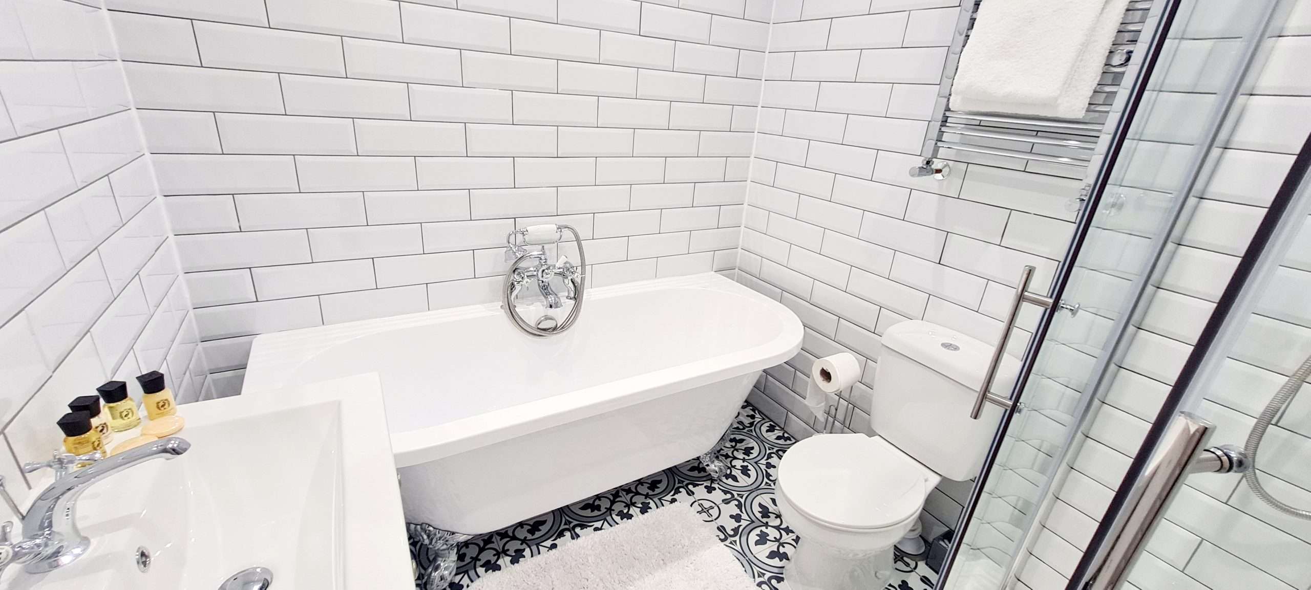 Freestanding bath in the Deluxe Four Poster Room bathroom