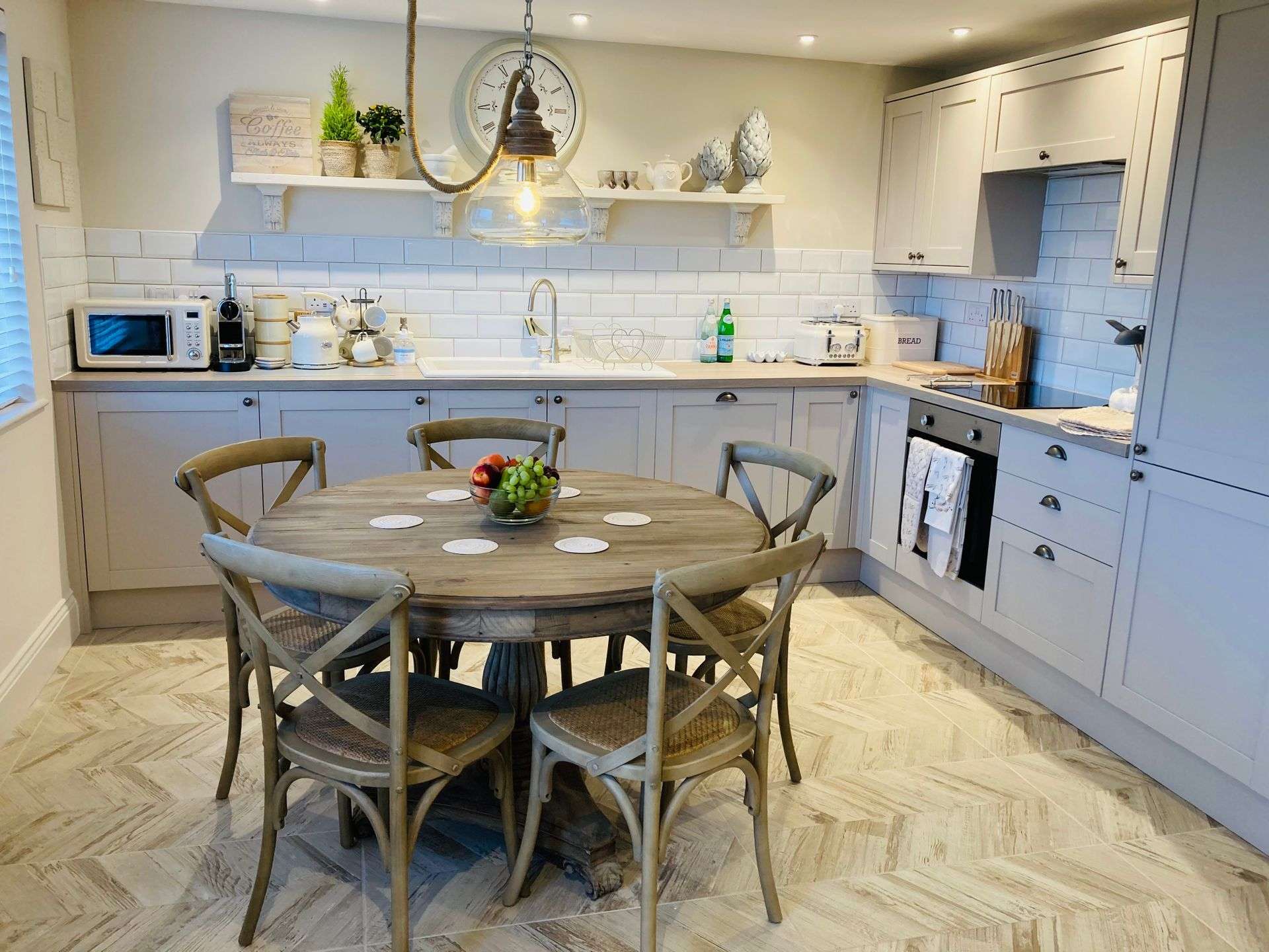 Kitchen and dining area in Luxury Self Catering Apartment No. 2