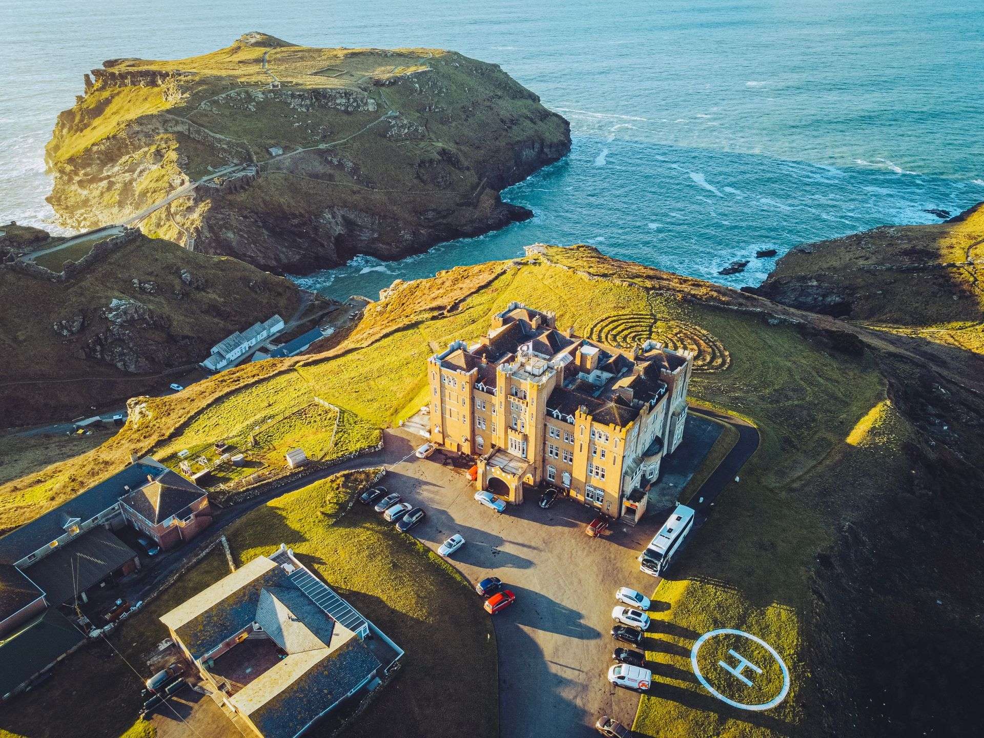 Classic Self Catering Apartment No. 3 with sea view at Camelot Castle Hotel Tintagel